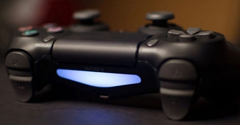PS4 Controller Flashing White