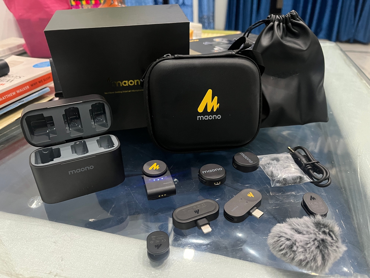 The entire Maono Wave T5 Wireless Components(Combo Version)