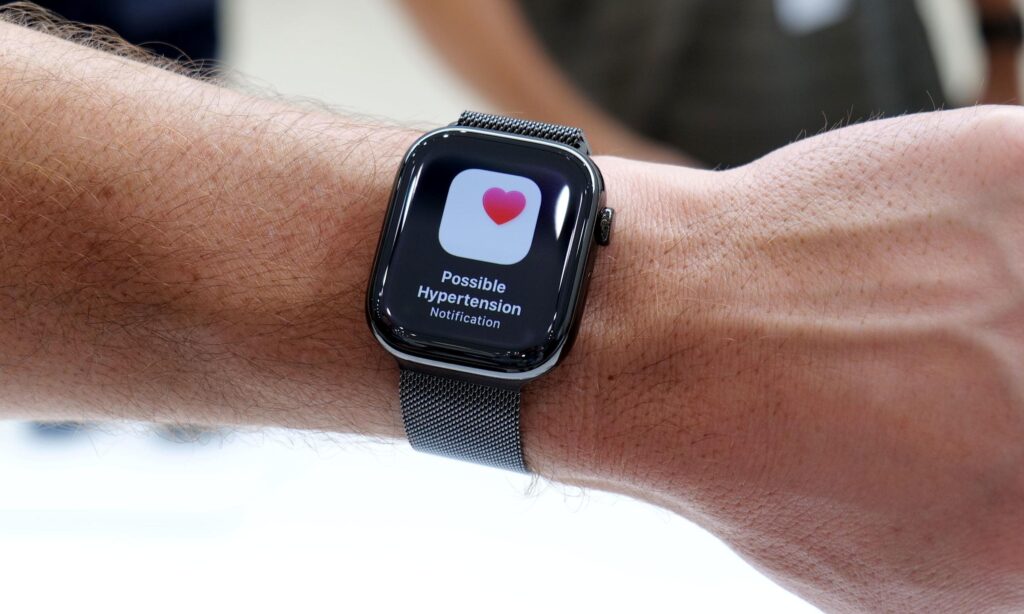 Apple Watch 11 Hypertension Notification