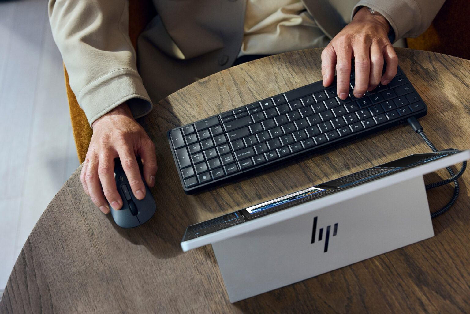 HP EliteBoard G1a Puts an Entire Copilot+ PC Inside a Keyboard
